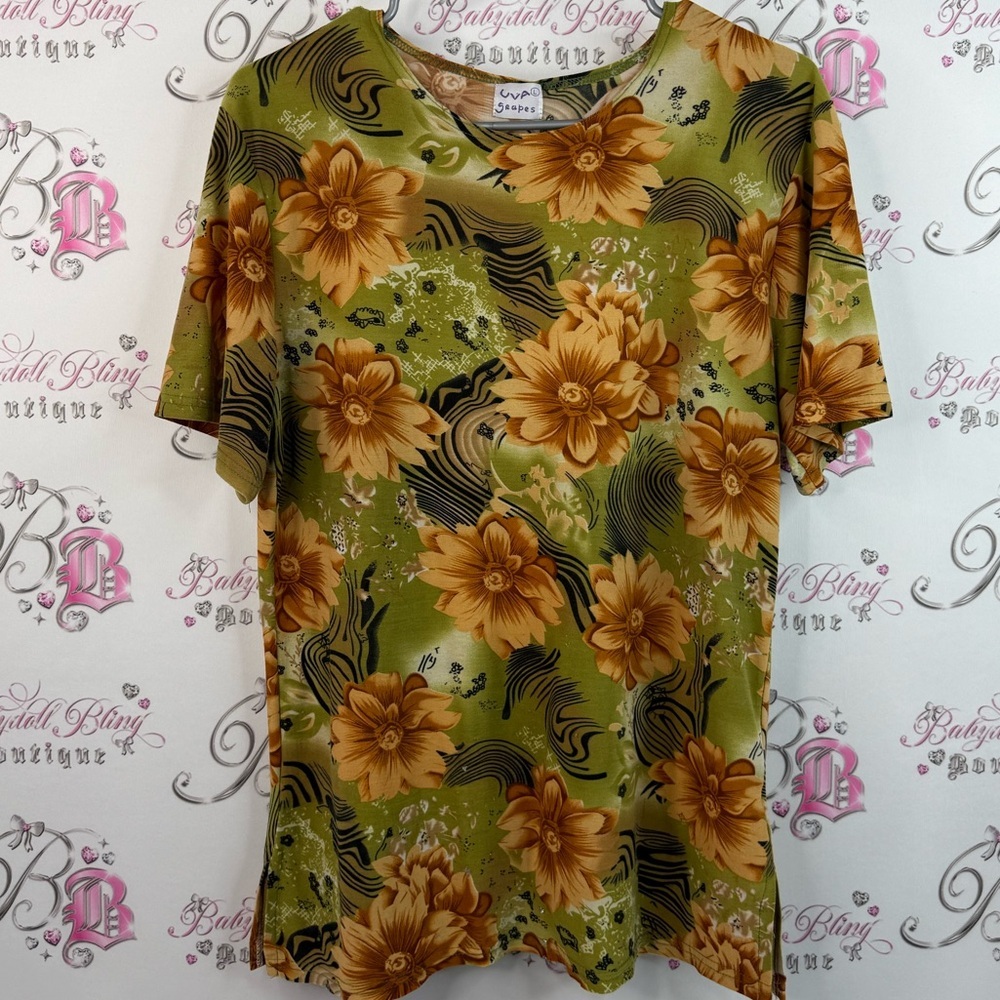 UVA grapes T-shirt flowers vintage Floral Short Sleeve Top in Green and Yellow